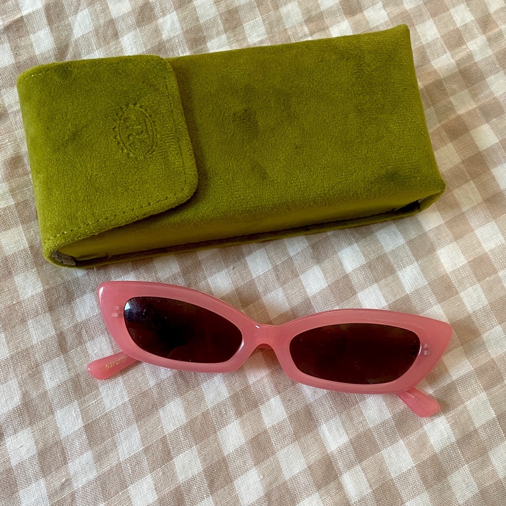 CRAP EYEWEAR X EMMA CHAMBERLAIN - The Oliver Sunglasses! 🌸